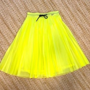 🎾NIKE NEON SWING SKIRT🎾